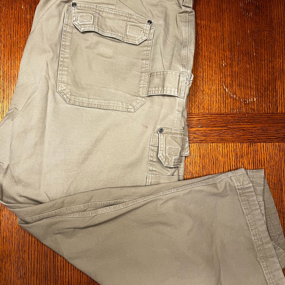 Duluth Trading Co Light Khaki Cargo Pants with Utility Pockets